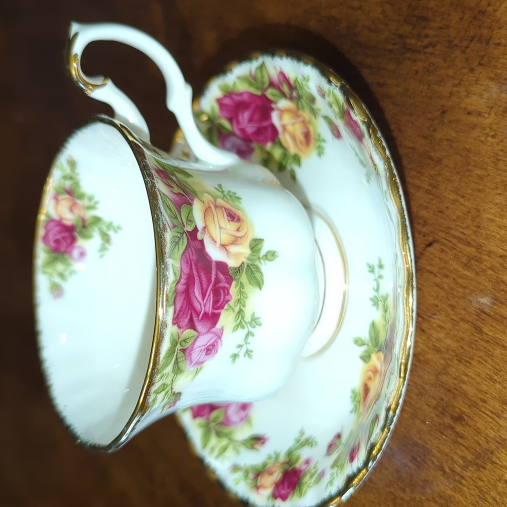 1962 Royal Albert Old Country Roses Tea Cup & Saucer England Bone China
